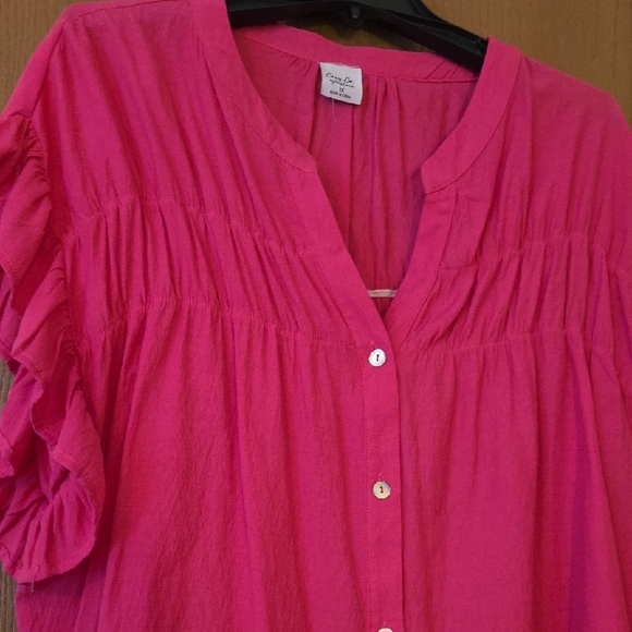 Cozy Casual NWOT Fuchsia Ruffle Sleeve Button Down Blouse...size 1x - Picture 3 of 7